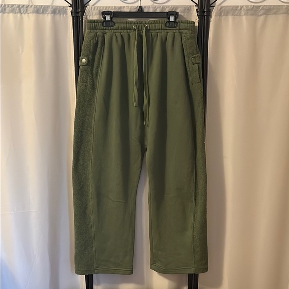 Urban Outfitters Green Lounge Pants with Elastic Waistband - Picture 1 of 6